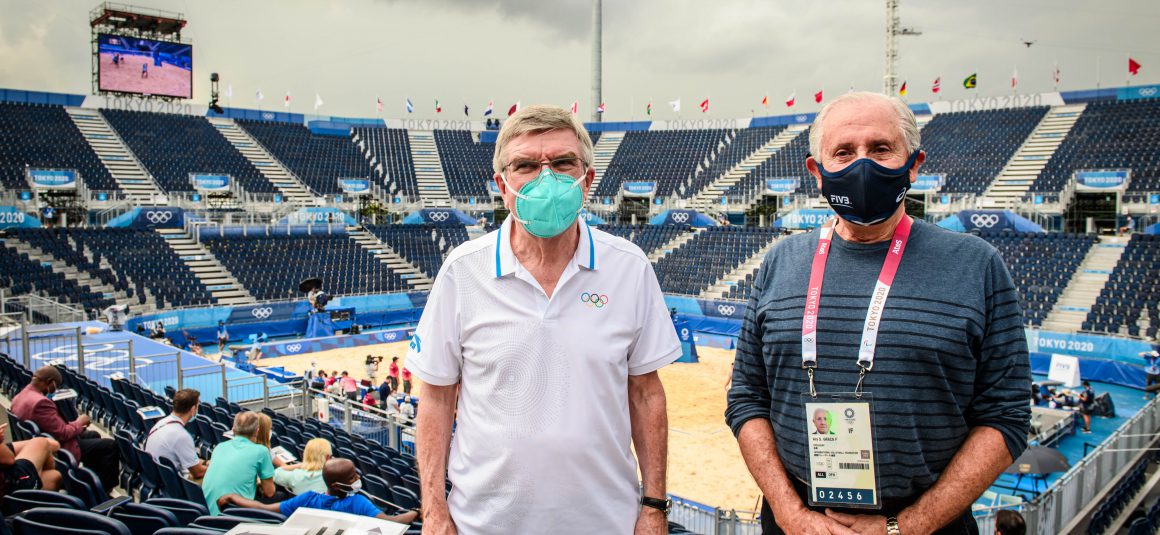 FIVB PRESIDENT WELCOMES IOC PRESIDENT TO TOKYO 2020 BEACH VOLLEYBALL VENUE