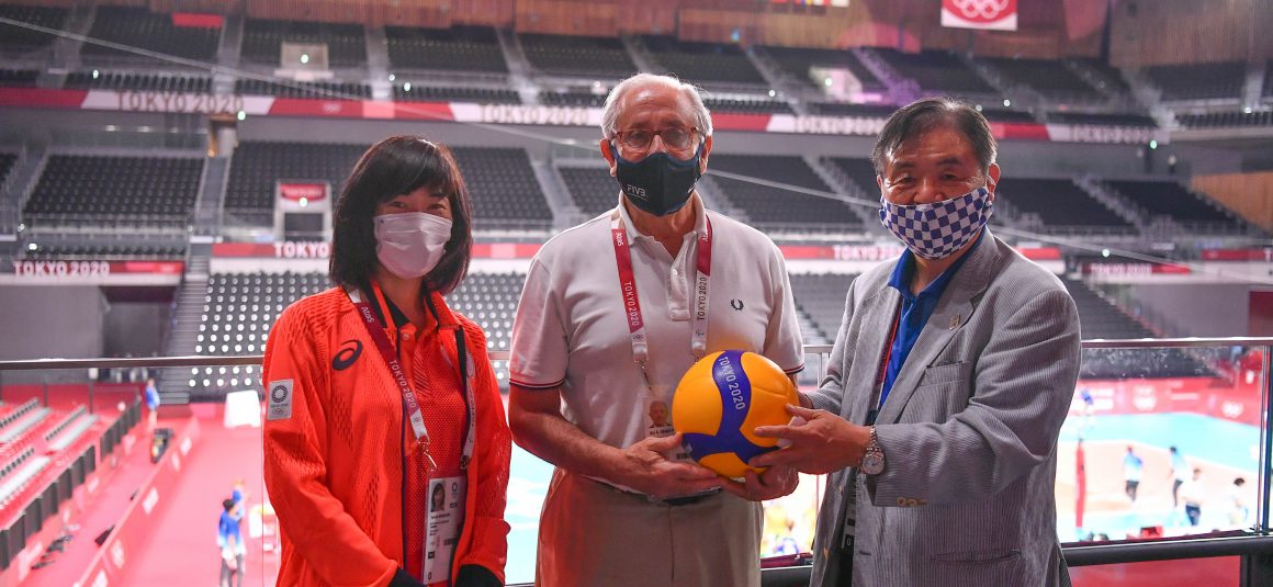 JAPANESE MINISTER AND TOKYO 2020 VICE PRESIDENT EXPERIENCE THE BEST OF VOLLEYBALL AT ARIAKE ARENA