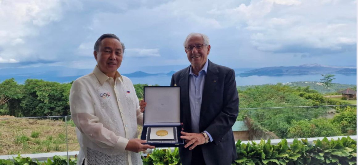 FIVB PRESIDENT MEETS PRESIDENT OF PHILIPPINE OLYMPIC COMMITTEE