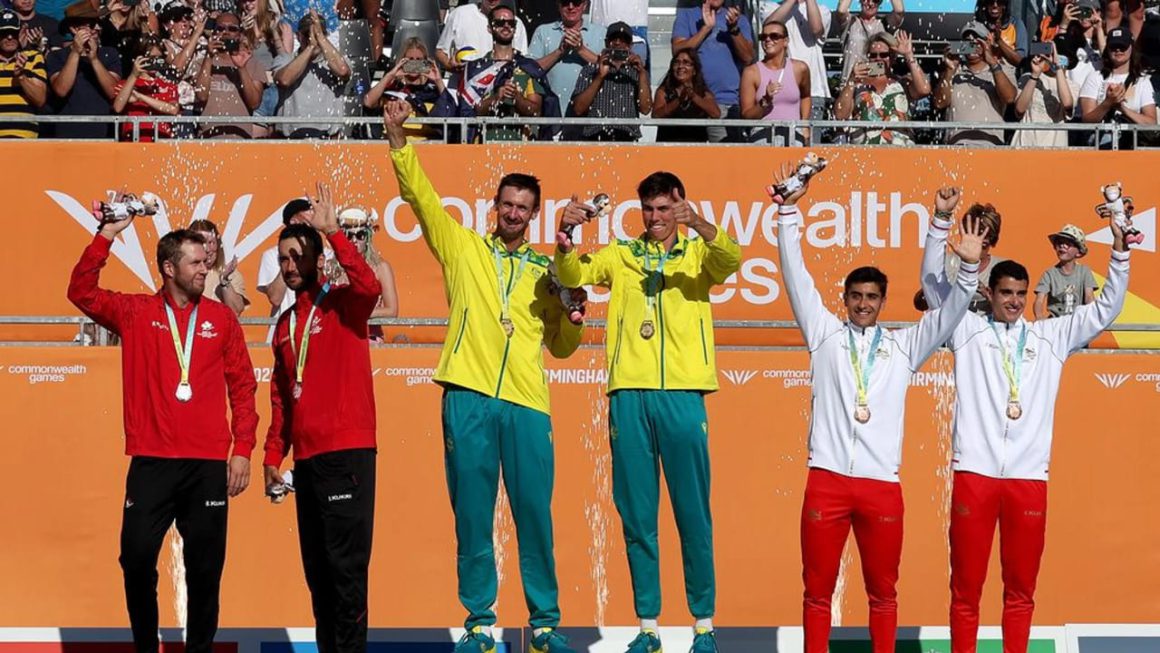 AUSTRALIANS AND CANADIANS RETAIN COMMONWEALTH GAMES TITLES
