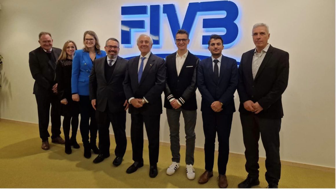 FIVB TECHNICAL AND COACHING COMMISSION BRINGS TOP INTERNATIONAL COACHES TOGETHER