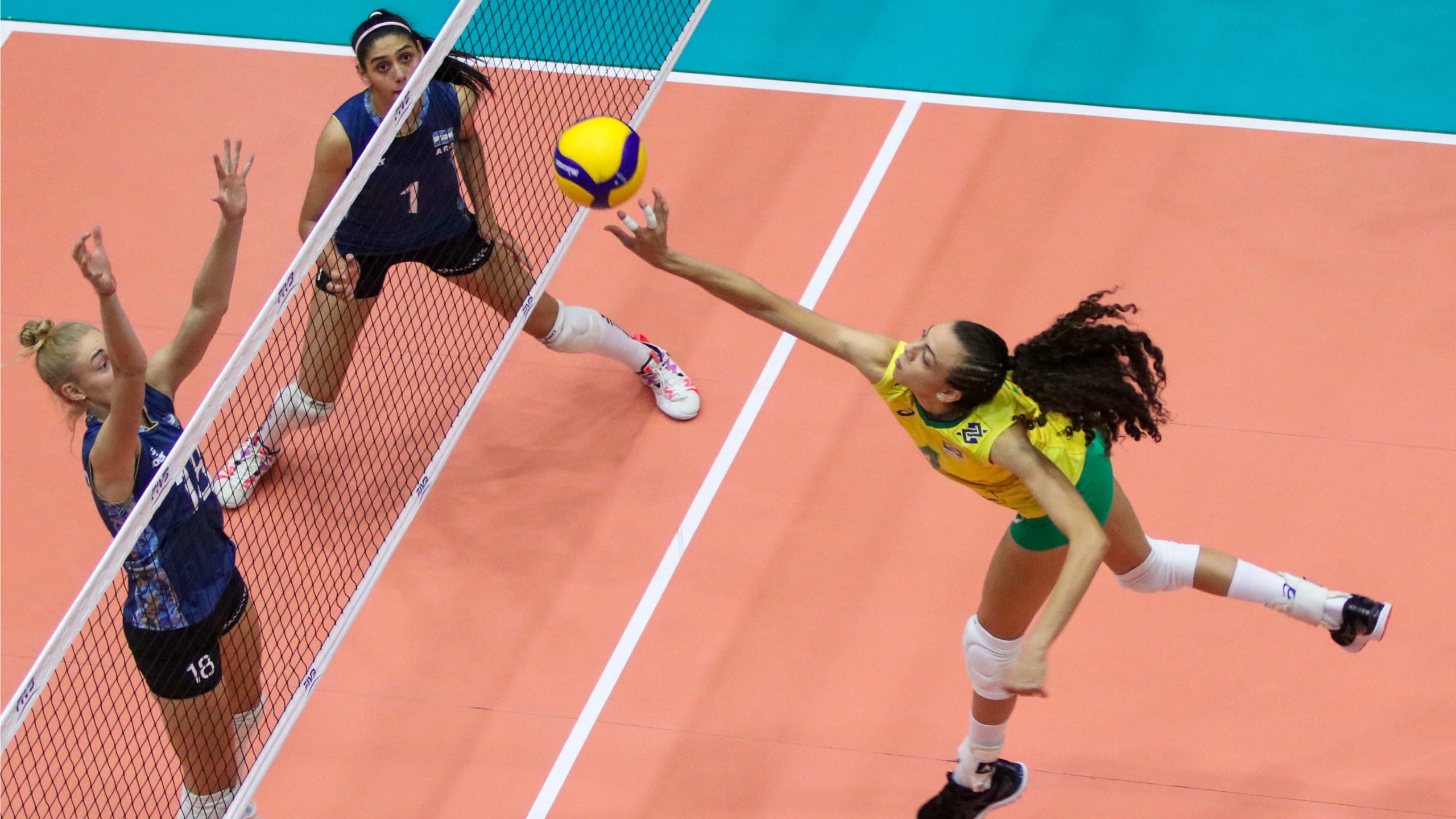 VOLLEY-WORLD-WOMEN-JPN-BRA-KOR, Brazilian volleyball team c…