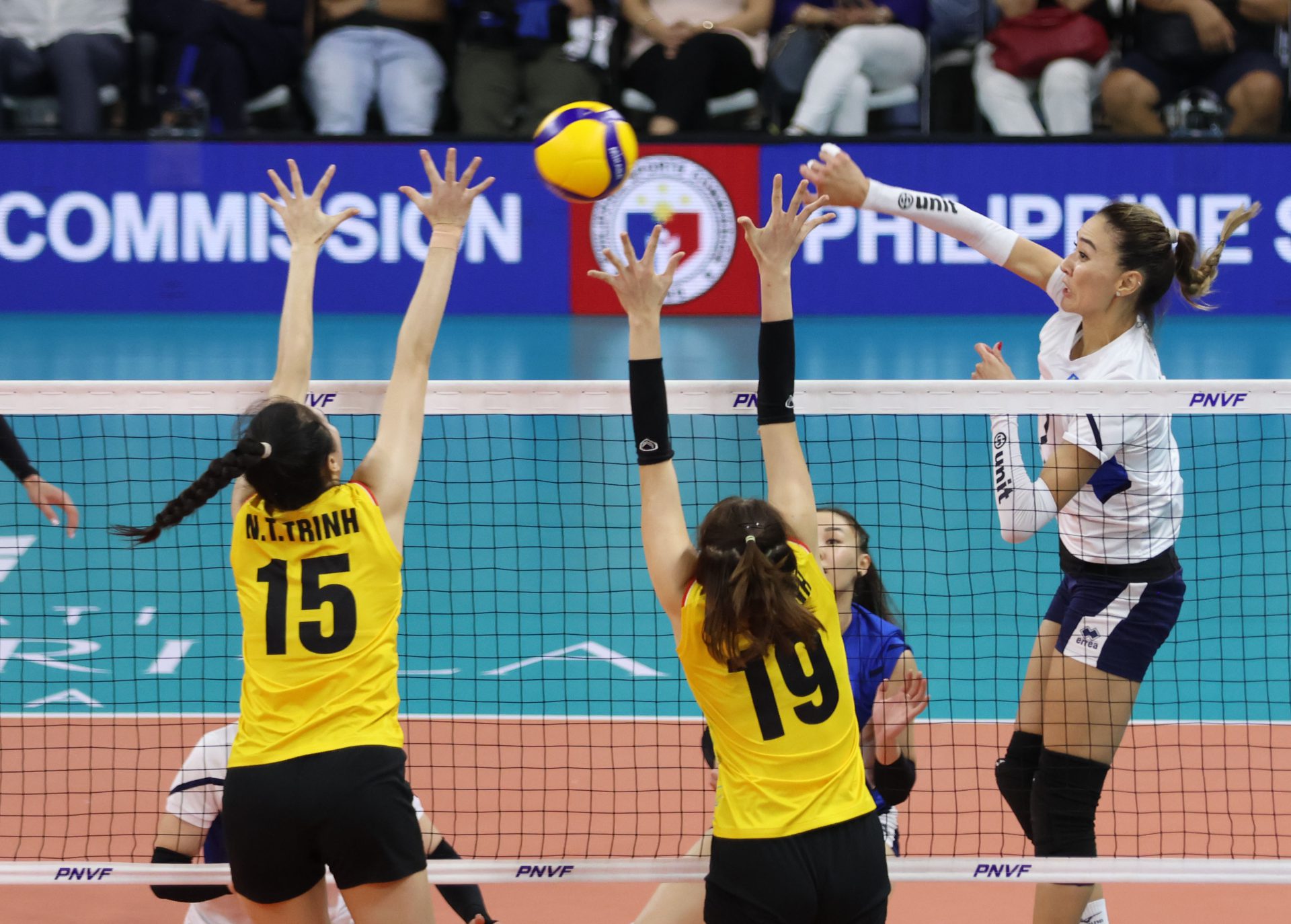 Chủ công và phụ công chiến thuật 5-1 trong bóng chuyền