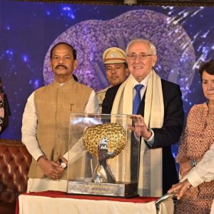 FIVB PRESIDENT DR ARY S. GRAÇA F° HONOURED WITH PRESTIGIOUS KISS HUMANITARIAN AWARD