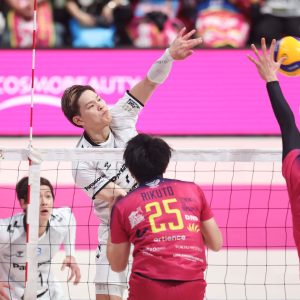 OSAKA FIGHT HARD TO EXTEND WINNING STREAK