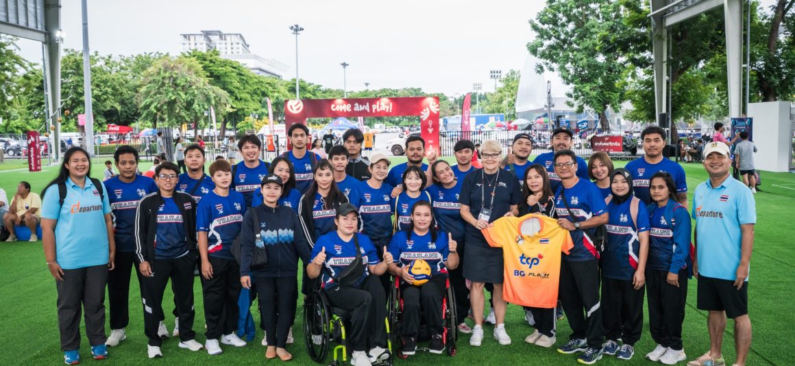THAI SITTING VOLLEYBALL STARS AT THE VOLLEYBALL EXPERIENCE DURING WOMEN’S WORLD CHAMPIONSHIPS