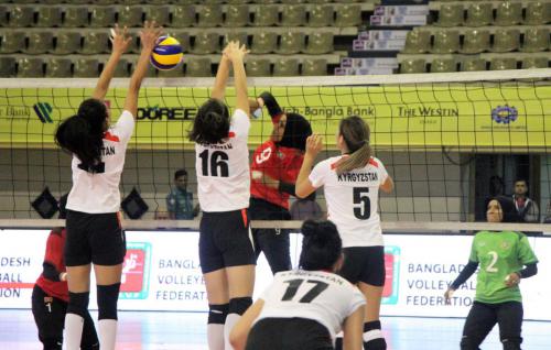 Shkha (9) of Maldives against Kyrgyzstan.
